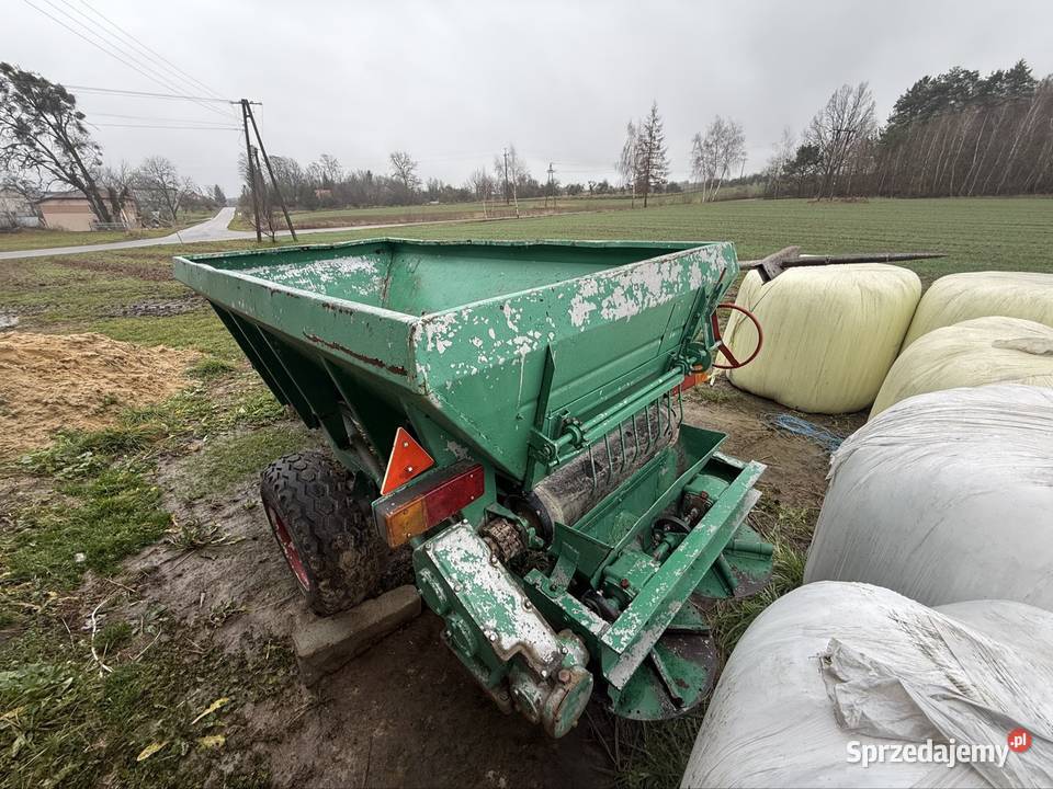 Rozsiewacz do wapna nawozu RCW lubelskie