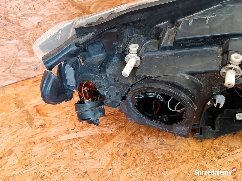 LAMPA LEWY PRZÓD REFLEKTOR EU L90028076 BMW X1 osobowe Lampy przednie Nowy Tomyśl sprzedam
