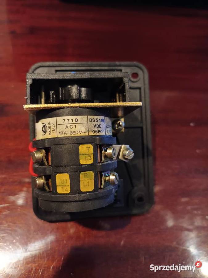 Przełącznik nożny Brevettato 660V firmy włoskiej Aleksandrów Łódzki sprzedam
