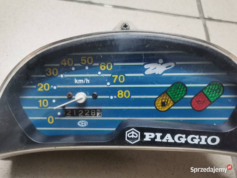 Licznik Piaggio Zip owiewka plastik osłona