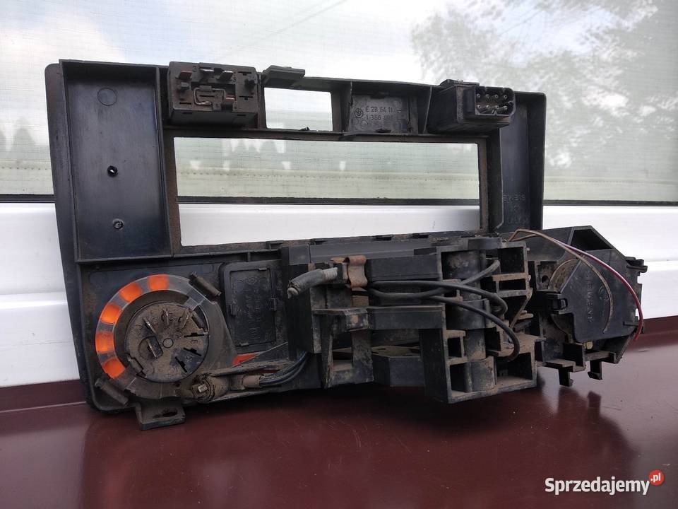 BMW E30 ramka środkowa panel sterowania nawiewem osobowe Sieradz sprzedam