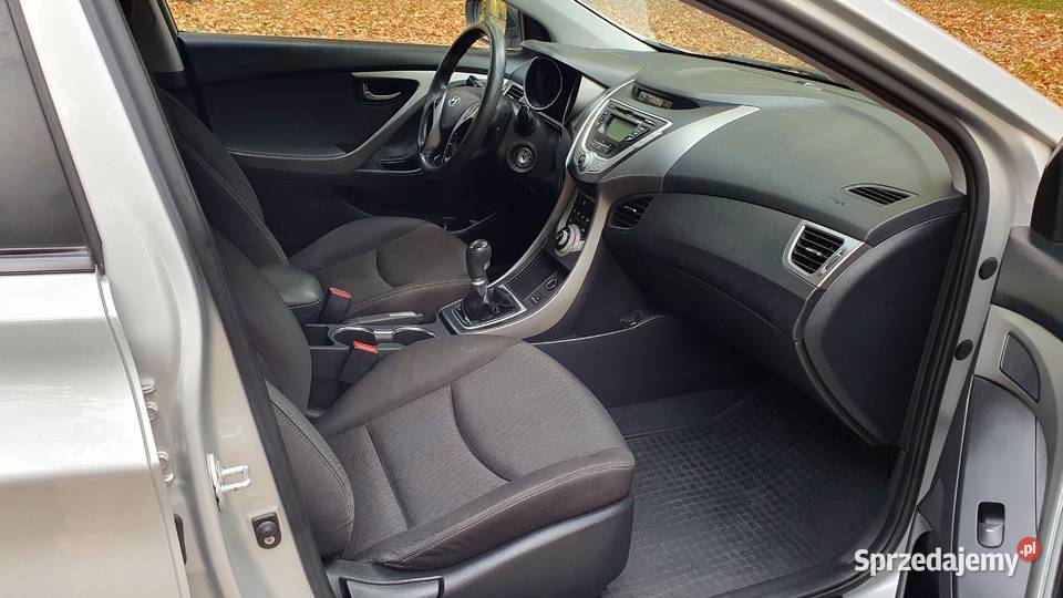 Hyundai Elantra kupiony 2013 r 16 benzyna 132 nieuszkodzony Wrocław