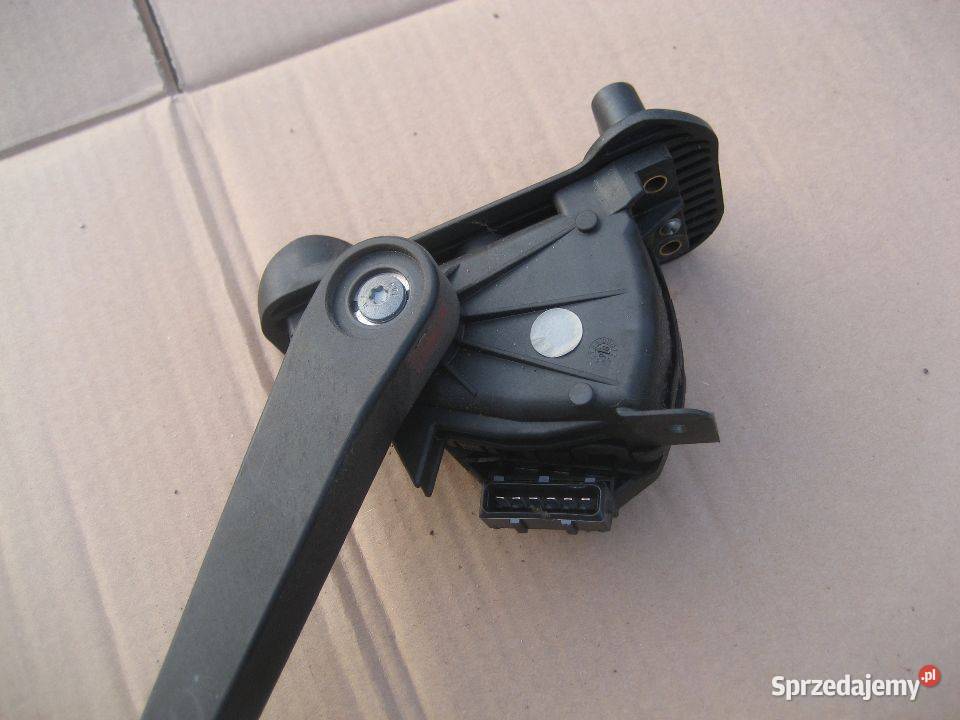 volvo s80 29 benzyna 9803r potencjometr pedał Rakoniewice