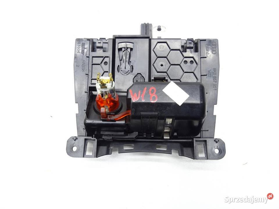 POPIELNICZKA DESKI ŚRODKOWA 8K0857951 AUDI A4 B8