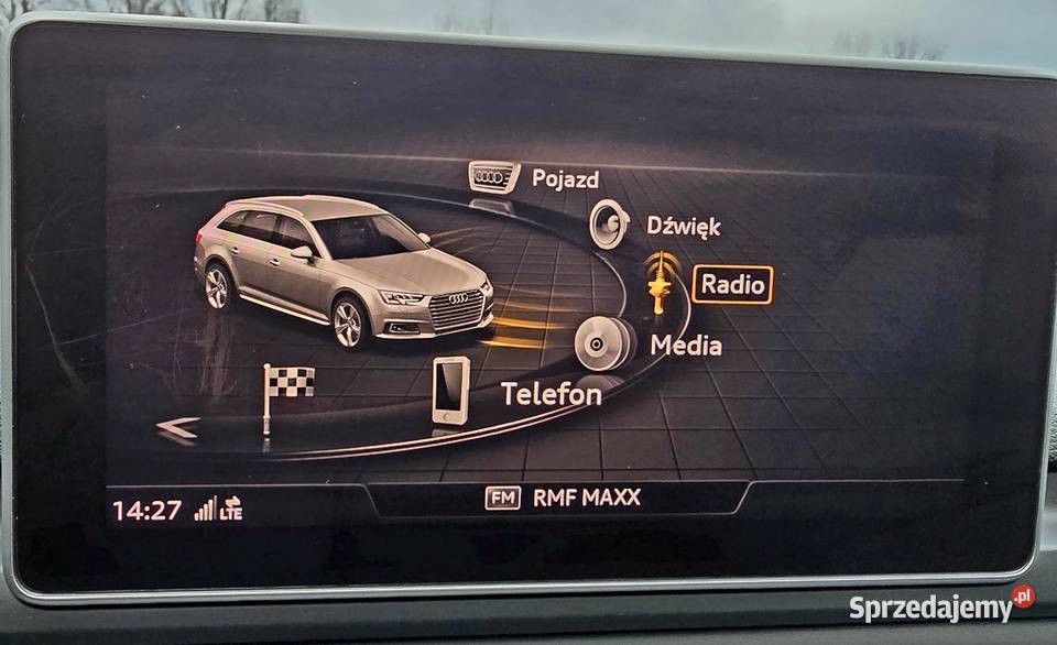 Sprzedam audi a4 b9 gniazdo USB A4 Rogów