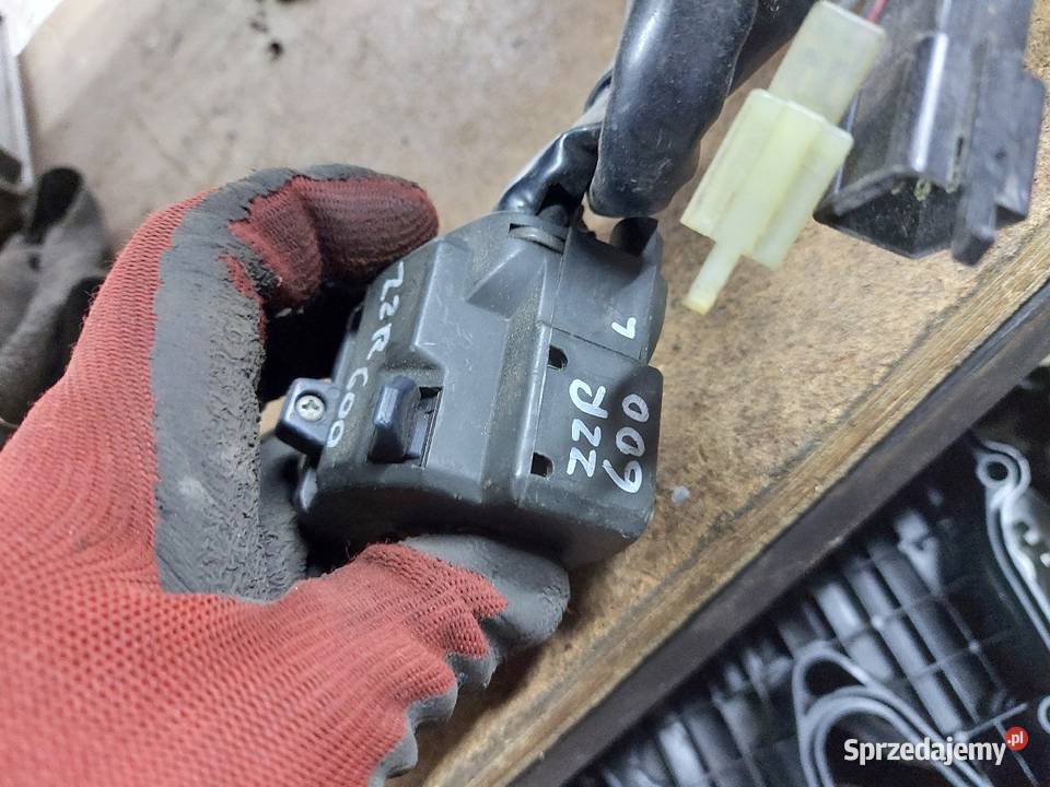 Kawasaki ZZR 600 przełącznik lewy ZZR600 ssanie sprzedam