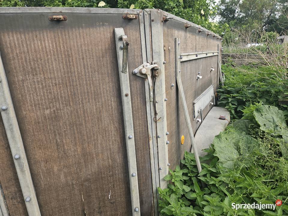 przyczepa do przewóz żywych zwierząt Gniezno sprzedam