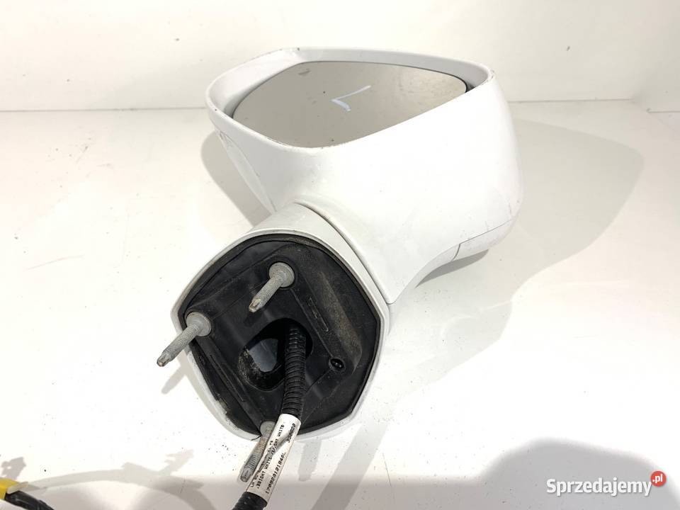 LUSTERKO LEWY CHRYSLER PACIFICA Minivan