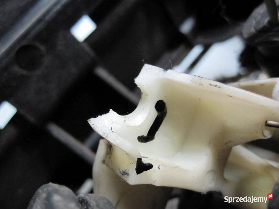 DODGE NITRO 08r zamek drzwi prawy przód osobowe sprzedam