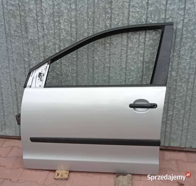 Drzwi zderzaki maska do VW Polo 14 2009r benzyna lubelskie Przegaliny Duże sprzedam