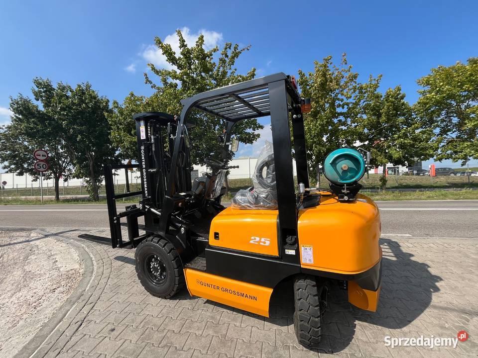 Wózek widłowy 25T LPG triplex Rzeszów