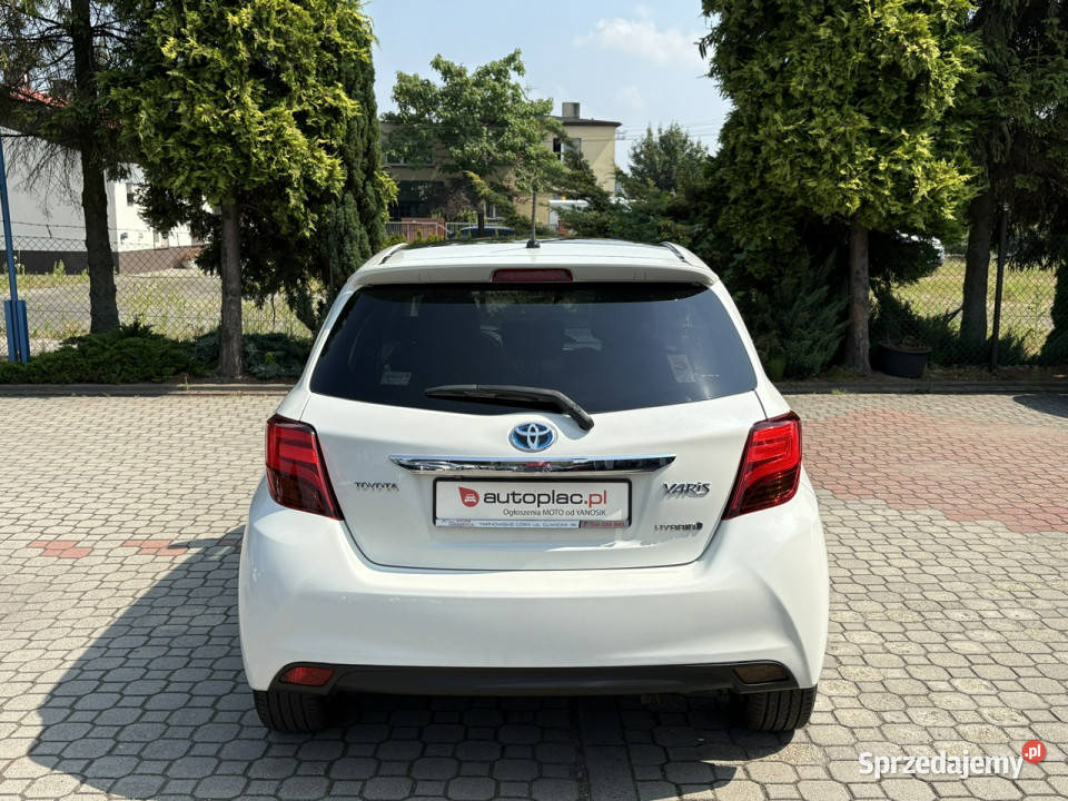 Toyota Yaris 15 Hybrid Biała PerłaKamera sprzedam