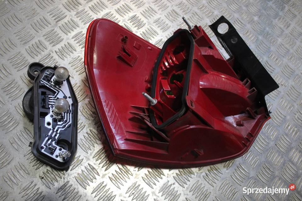 LAMPA PRAWY TYŁ CITROEN C5 III X7 osobowe