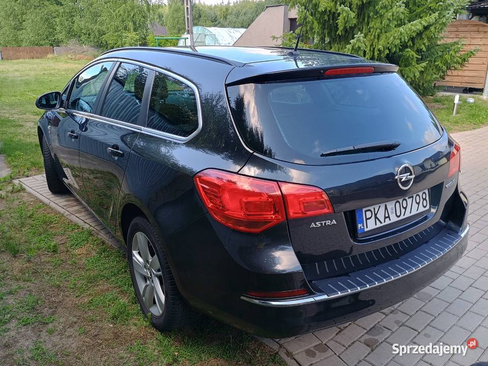 Opel Astra 16 CDTI Sports Tourer ASR (kontrola trakcji) Krzyżówki