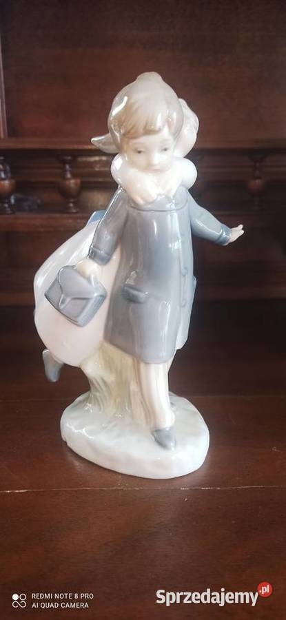 Figurka chłopca z teczką i z dziewczynką Zaphir Gdańsk sprzedam