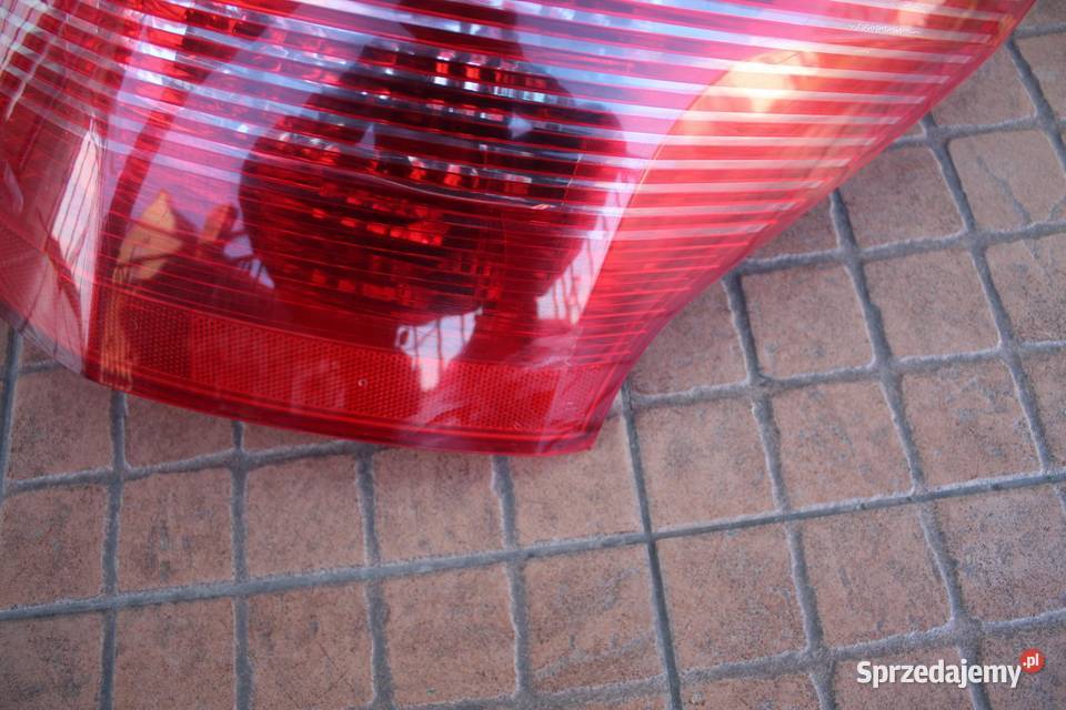 LAMPA PRAWY TYŁ TYLNA PEUGEOT 407 SW KOMBI
