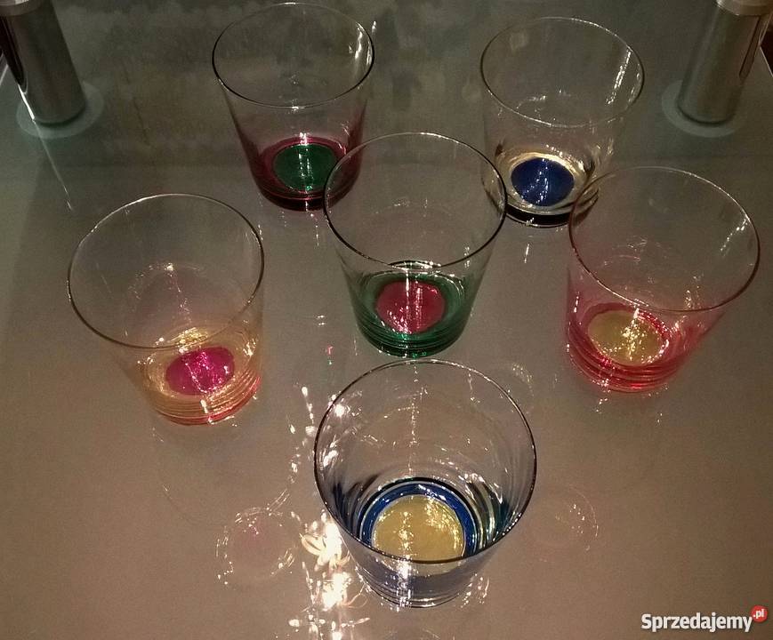 Szklanki z kolorowym dnem do napojów drinków Kluczbork