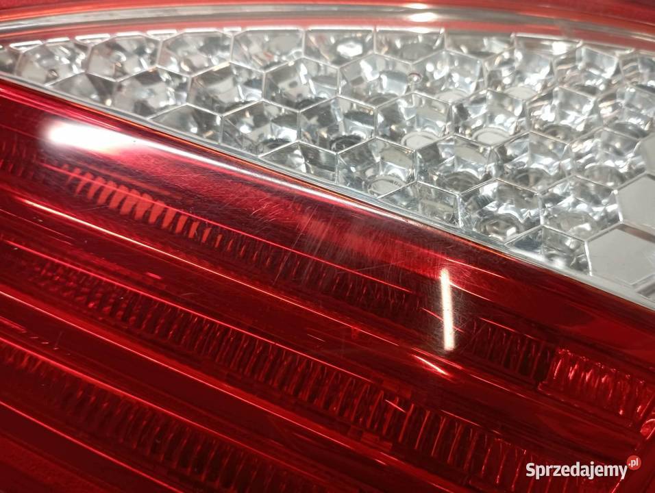 LAMPA TYŁ W KLAPĘ PRAWA 5D HB Ford Mondeo Mk4