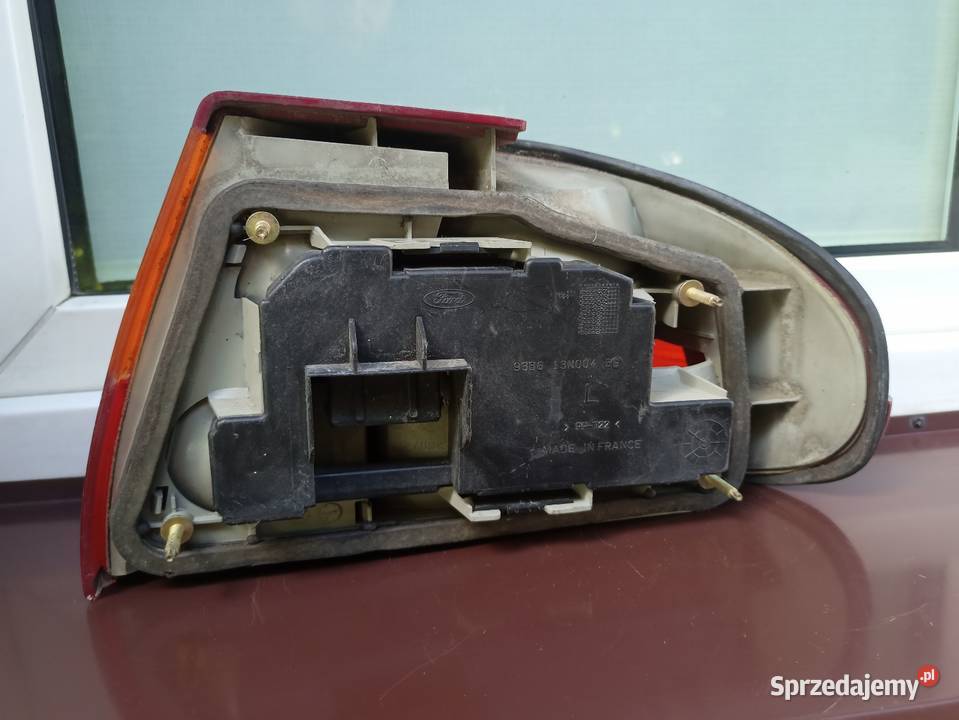Ford Mondeo MK1 sedan lampa tył tylna lewa wkład Lampy tylne łódzkie