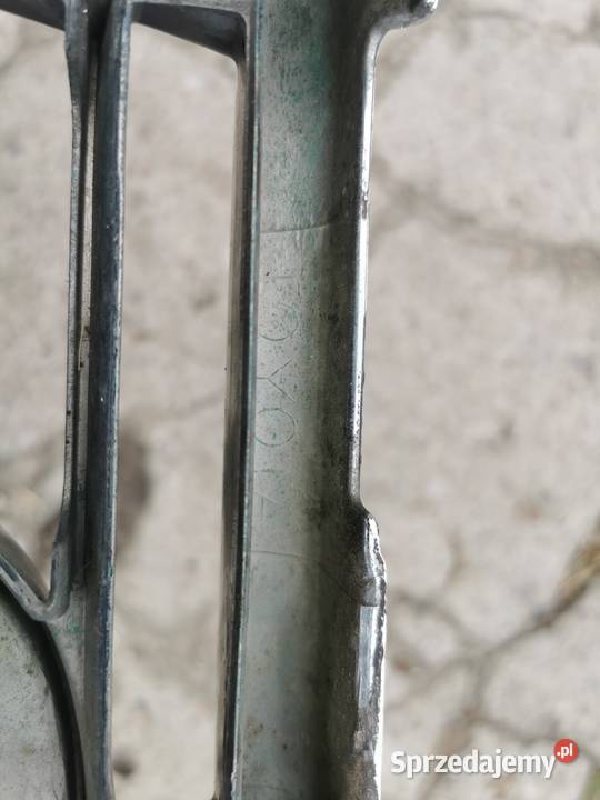 Grill atrapa toyota hilux Międzychód