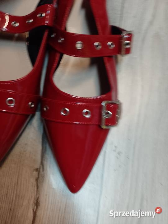 4243 Czerwone baleriny wieczorowe z odkrytą Kraków sprzedam