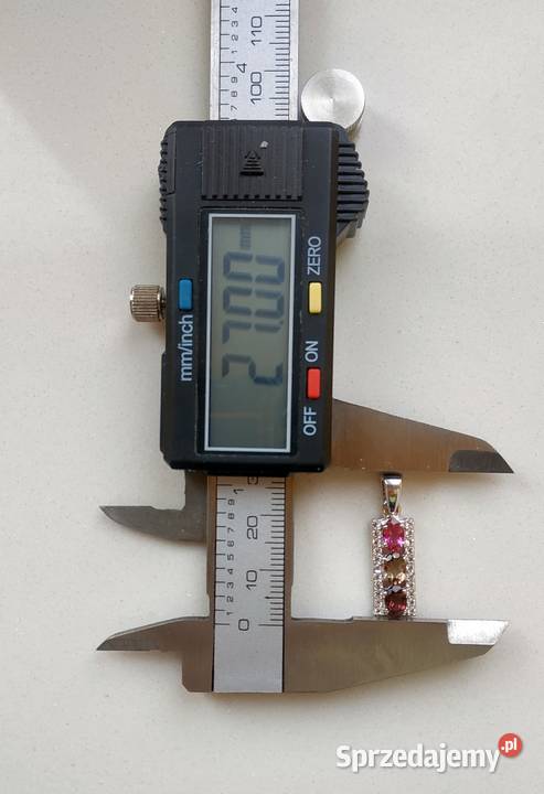 Zawieszka ze srebra z tęczowymi turmalinami i Gostynin