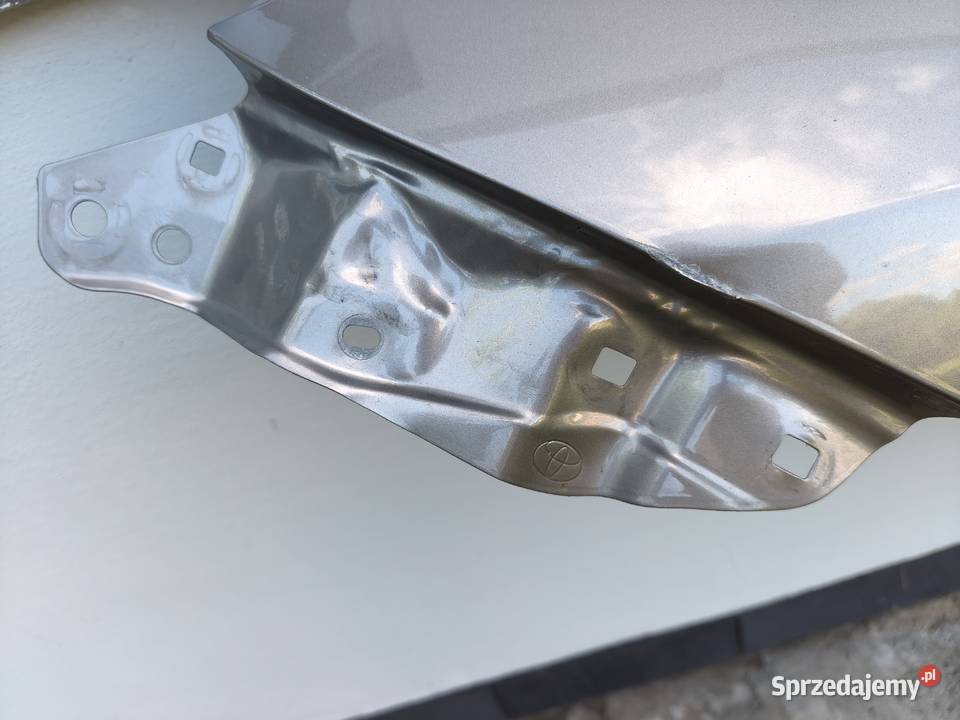 Toyota Auris II 2014 błotnik lewy Łódź
