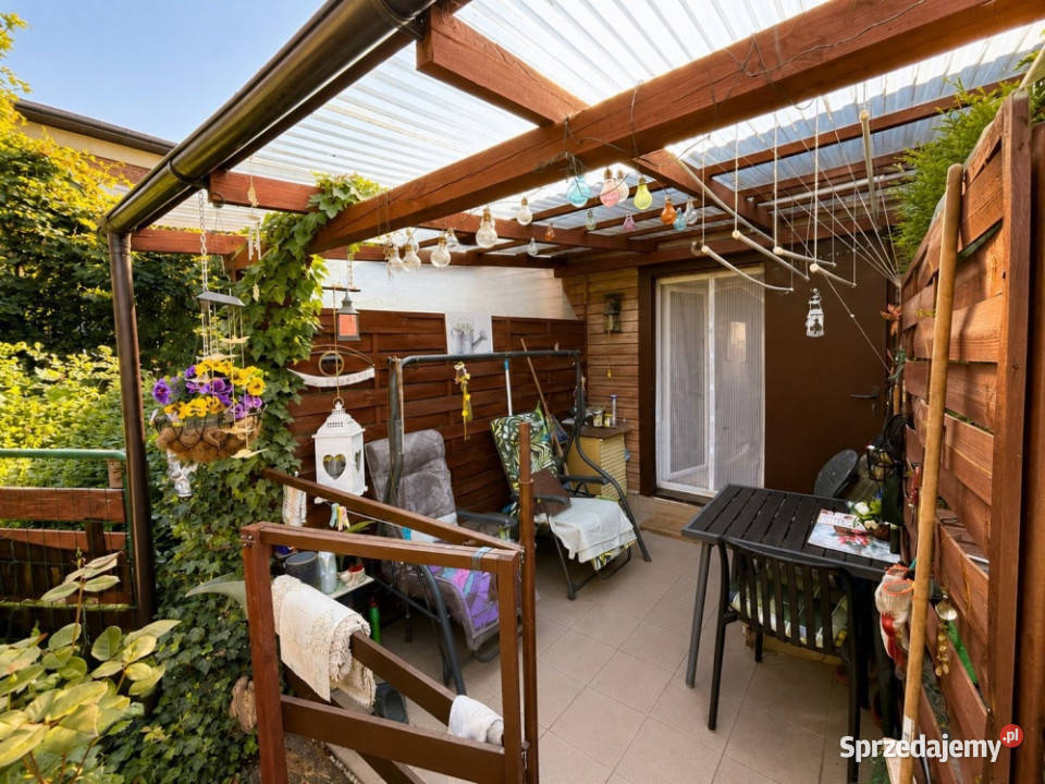 Dom z działką w centrum Ostrowca Św garaż