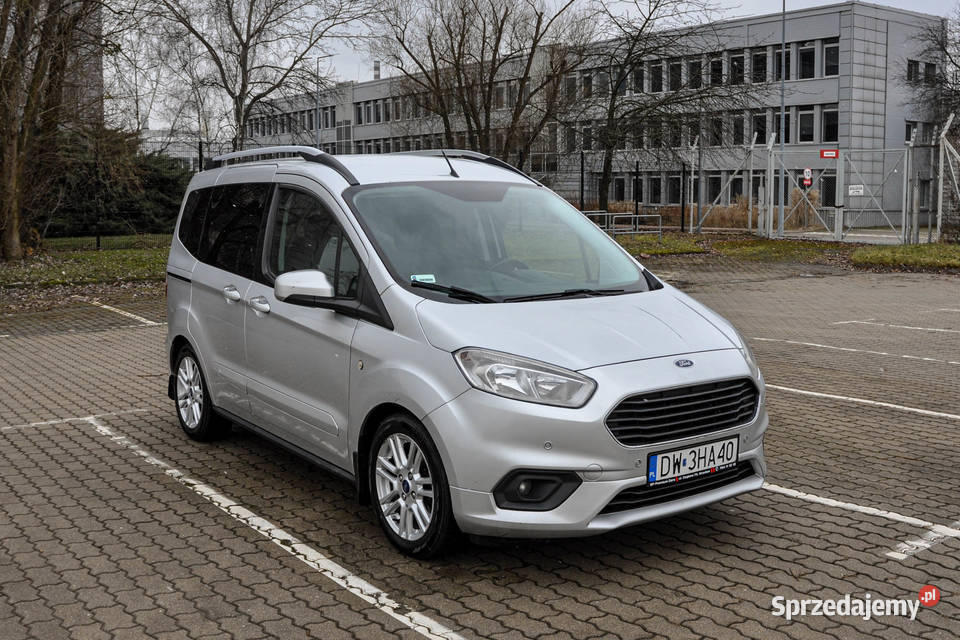 Ford Tourneo Courier 15TDCI Lift 2019 r Salon 1 1498cm3 Wrocław sprzedam