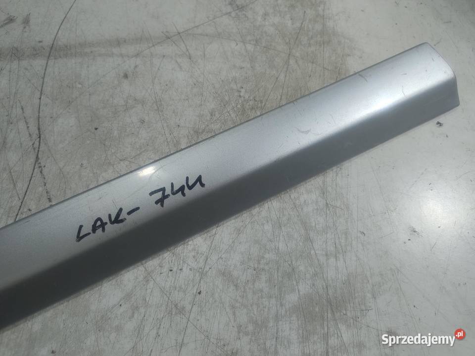 LISTWA DRZWI PRAWY PRZÓD MERCEDES W203 3D 744