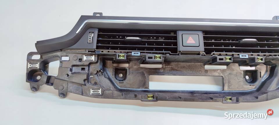 KRATKA NAWIEWU AUDI A4 B9 A5 8W1820902C Przystajń