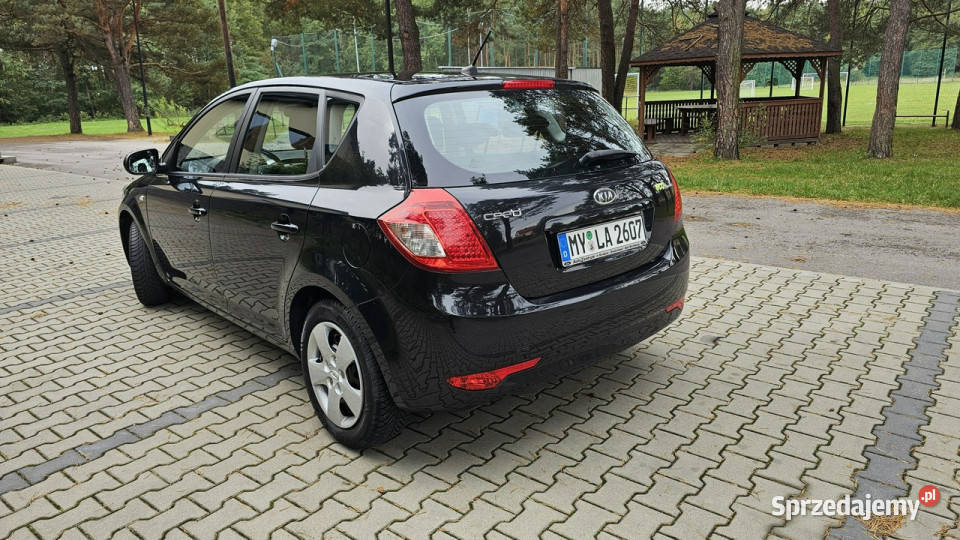 Kia Ceed 2009 r 14 109 LIFT Klimatronik Fotele autoalarm Chechło
