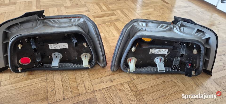 BMW E36 Sedan Oryginalne tylne lampy dolnośląskie Bielawa