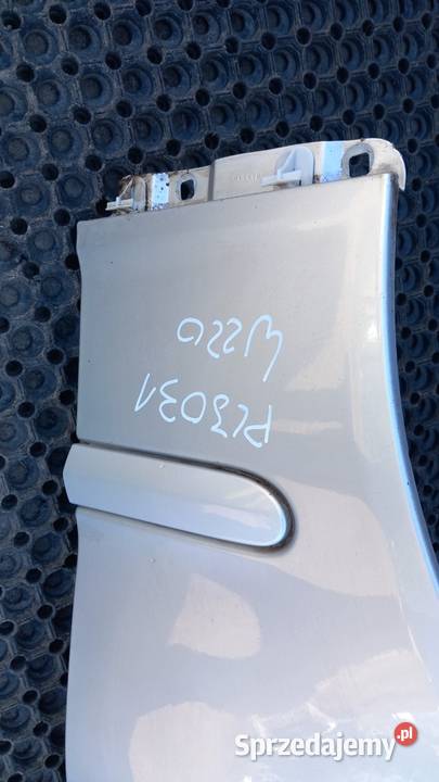 MERCEDES W203 SEDAN KOMBI BŁOTNIK PRZÓD LEWY 744 Błotniki Zbierkowo