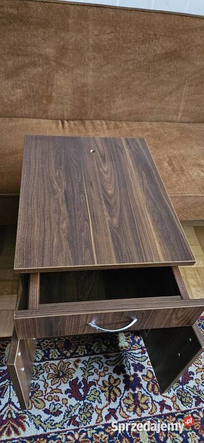 Stolik nakastlik z lampką Kraków