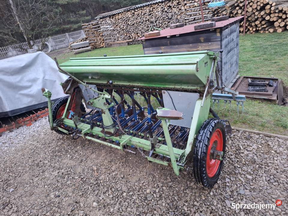 Siewnik zbożowy Hassia 225 w idealnym stanie świętokrzyskie Daleszyce sprzedam