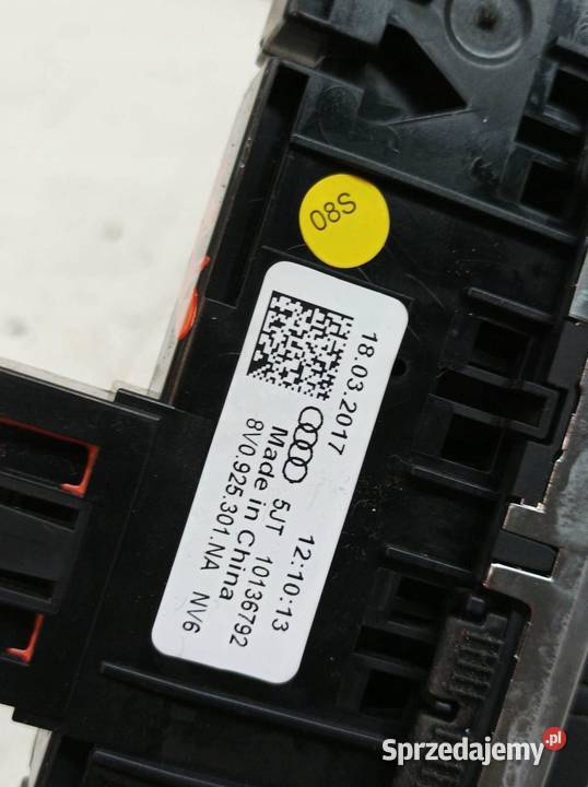 PRZEŁĄCZNIK AWARYJNYCH START STOP ESP Rok produkcji 2017