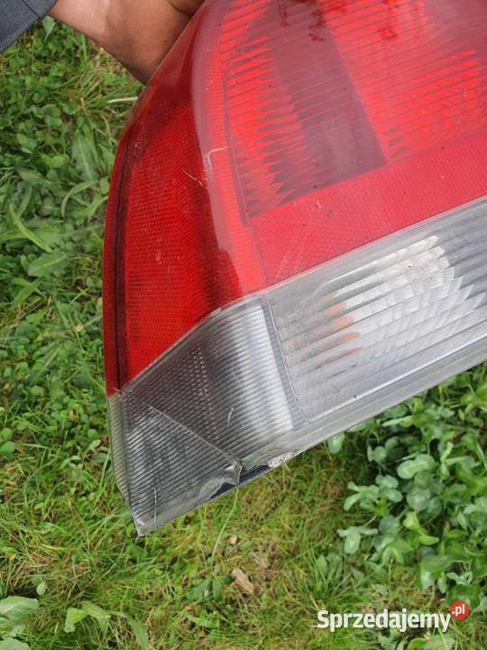 Lampa tylna lewa Volvo s60 0004 uszkodzona lewe Lampy tylne
