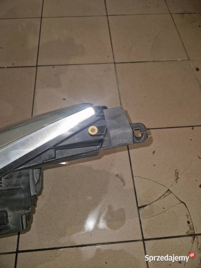 Lampa reflektor prawy ford C Mk3 Limanowa
