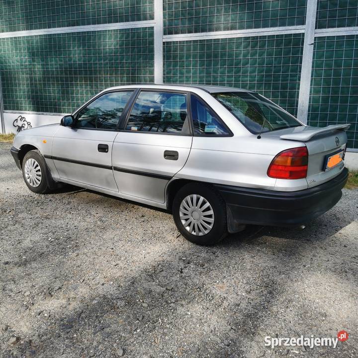 Zadbany opel Astra 2001r 14 8v z gazem Astra Annopol