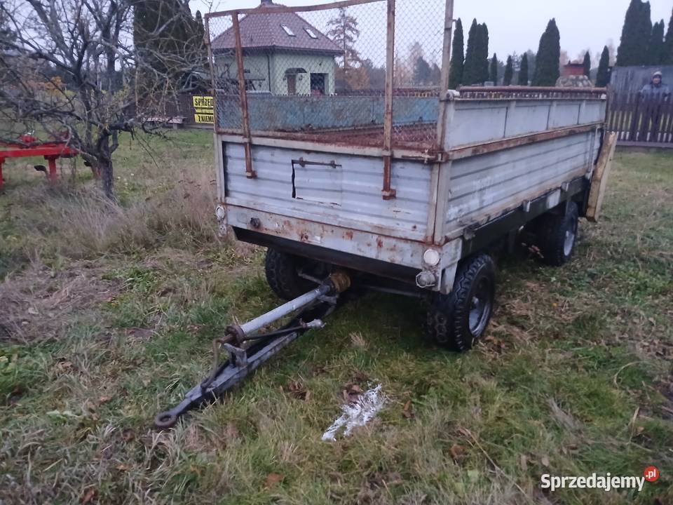 Rozrzutnik obornika Czarna Białostocka nieuszkodzony Rozrzutniki obornika