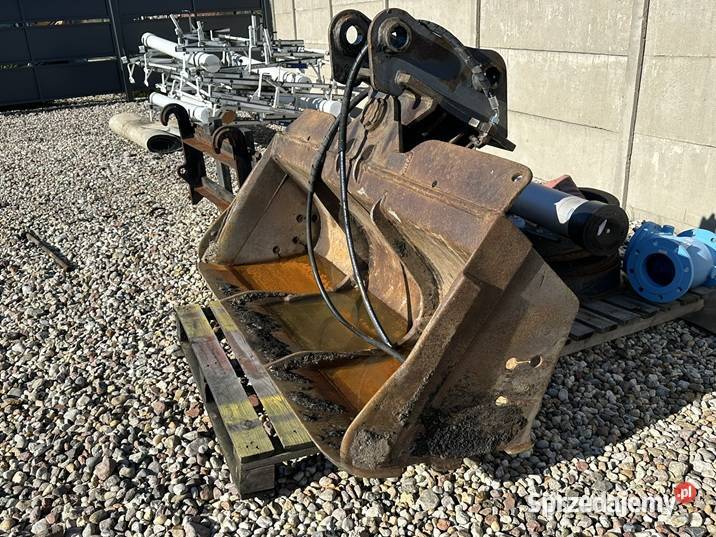 UŻYWANA ŁYŻKA SKARPOWA HYDRAULICZNIE UCHYLNA Tuliszków
