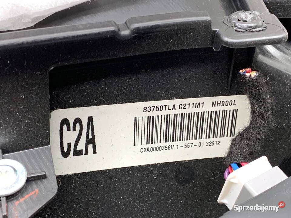 BOCZEK DRZWI LEWY TYŁ HONDA CRV V SUV TAPICERKA