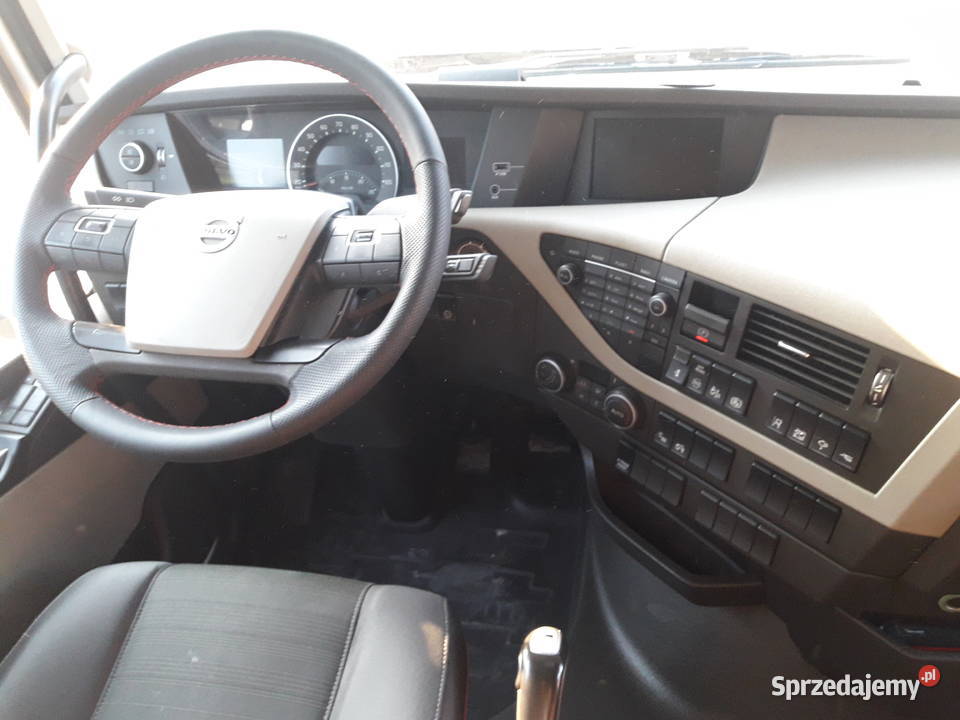 Volvo 500 X TRACK 4x4 Rok produkcji 2016 małopolskie Stadniki