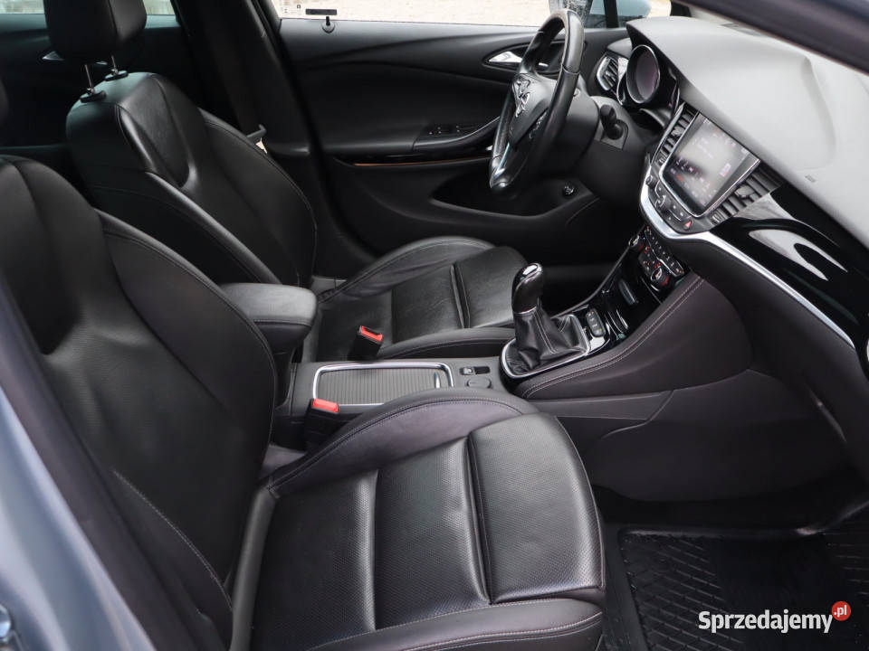 Opel Astra 16 BiCDTI Rok produkcji 2016 sprzedam