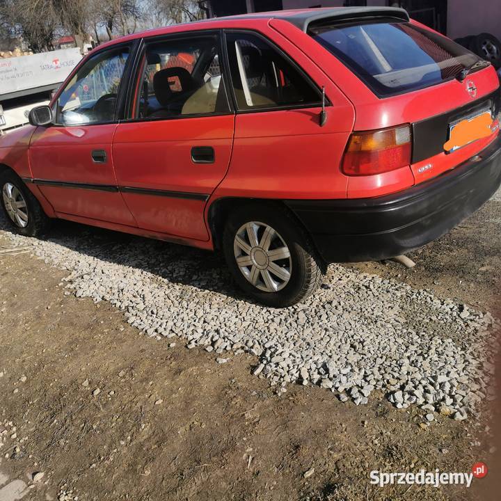 Zadbany opel Astra 14 gaz lpg mały przebieg 196 Rok produkcji 1994