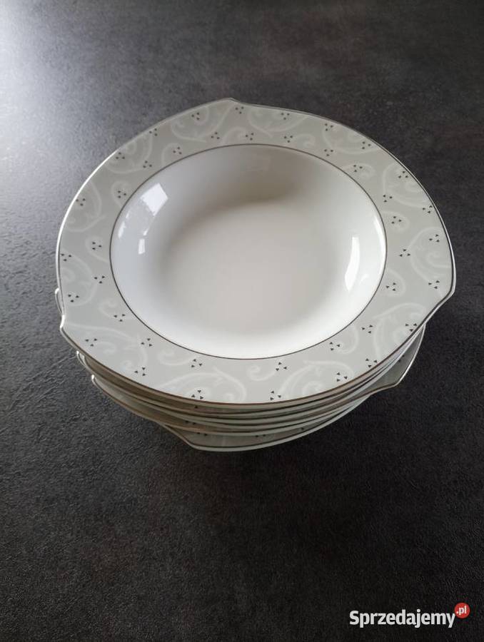 Talerz obiadowy głęboki 23 porcelana Ćmielów Ostrowiec Świętokrzyski