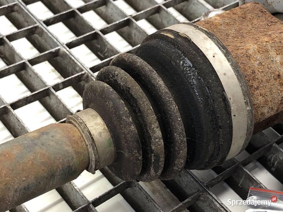 PÓŁOŚ PRAWY PRZÓD NISSAN LEAF ZE0 109 PRZEGUB