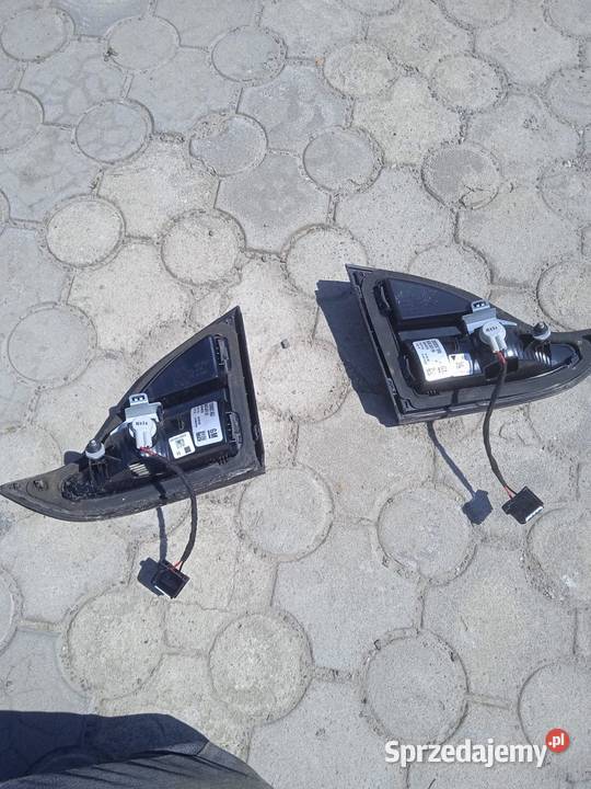 Zafira c lampy w klapę lewa prawa Oświetlenie Biszcza