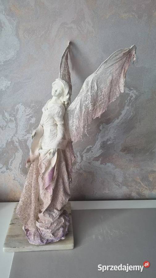 Anioł w kolorach ecru i różu Zamość